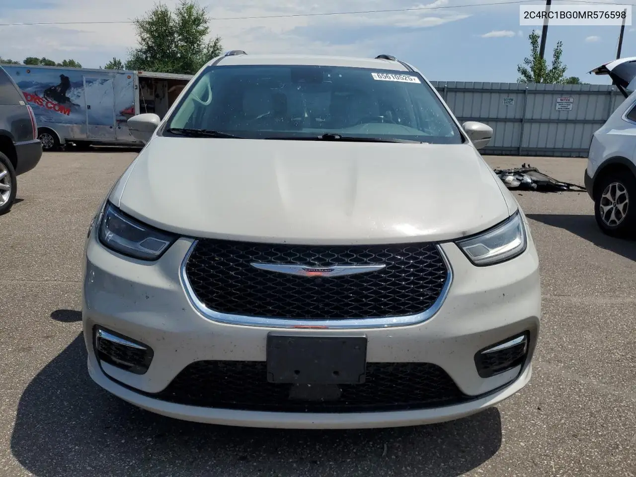 2021 Chrysler Pacifica Touring L VIN: 2C4RC1BG0MR576598 Lot: 65610525