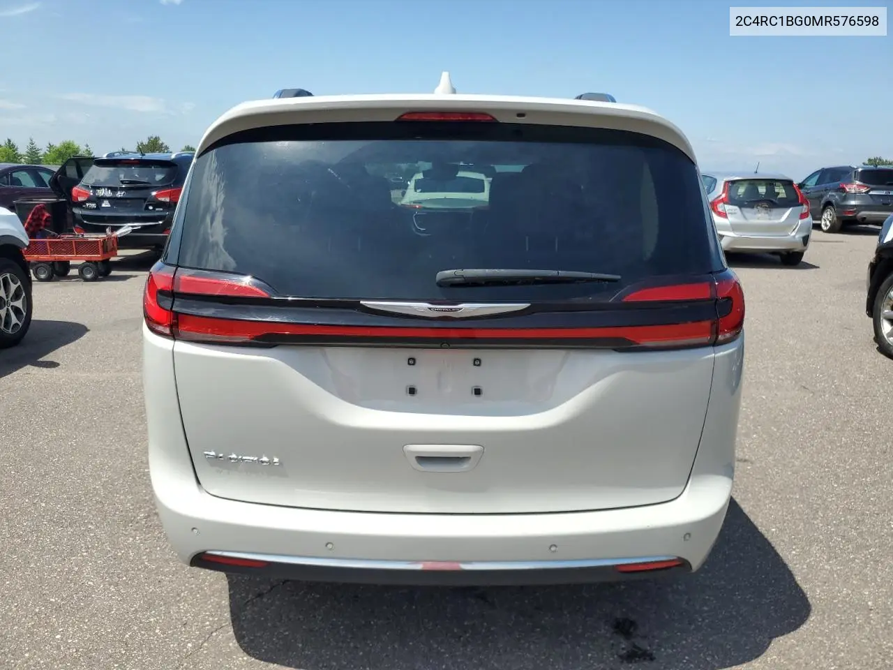 2021 Chrysler Pacifica Touring L VIN: 2C4RC1BG0MR576598 Lot: 65610525
