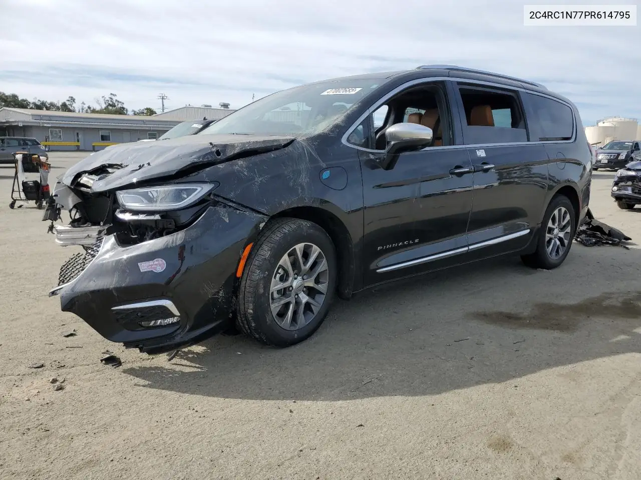2023 Chrysler Pacifica Hybrid Pinnacle VIN: 2C4RC1N77PR614795 Lot: 47002685