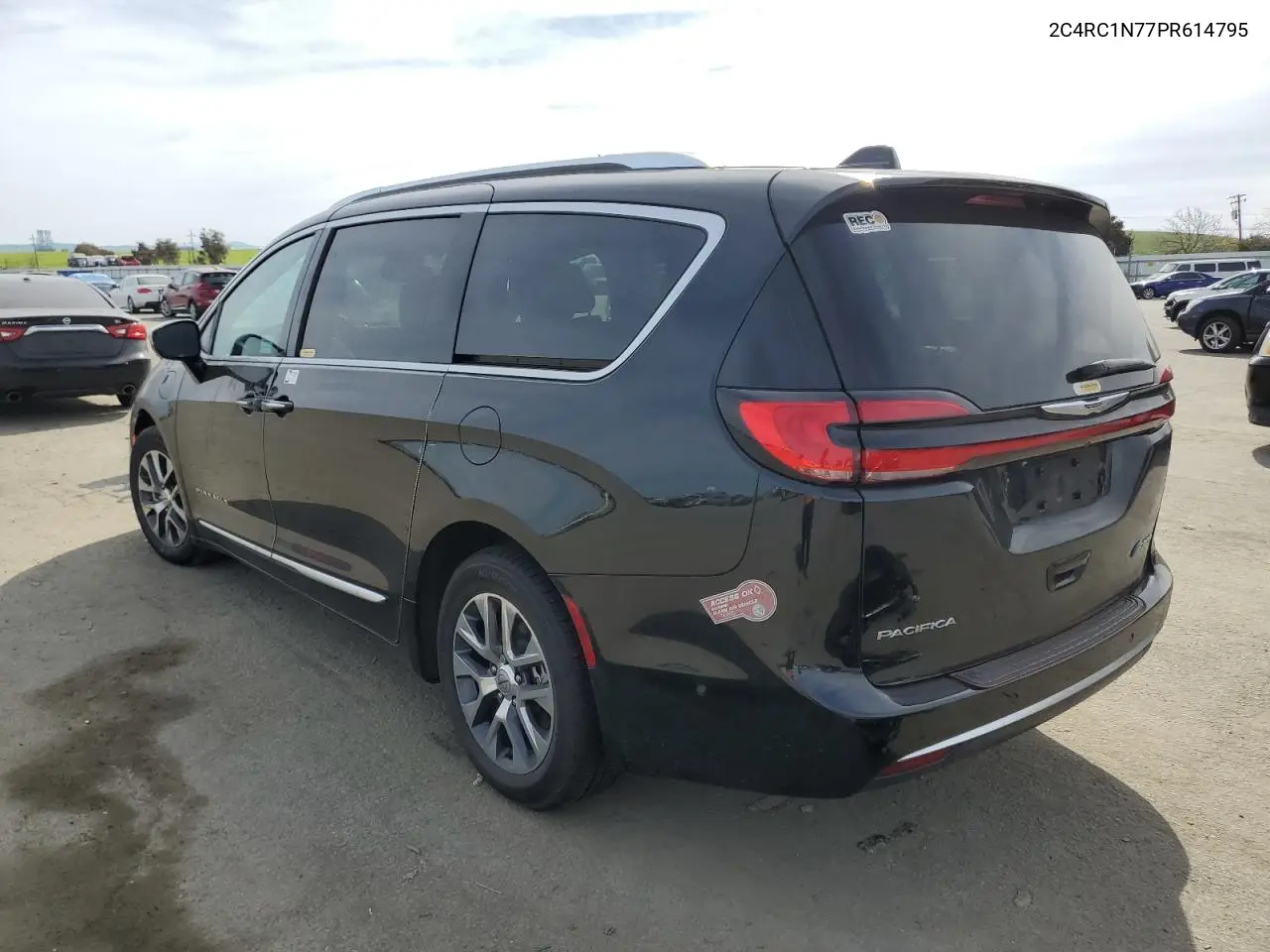 2023 Chrysler Pacifica Hybrid Pinnacle VIN: 2C4RC1N77PR614795 Lot: 47002685