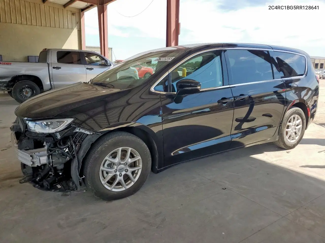 2024 Chrysler Pacifica Touring L VIN: 2C4RC1BG5RR128641 Lot: 57980565