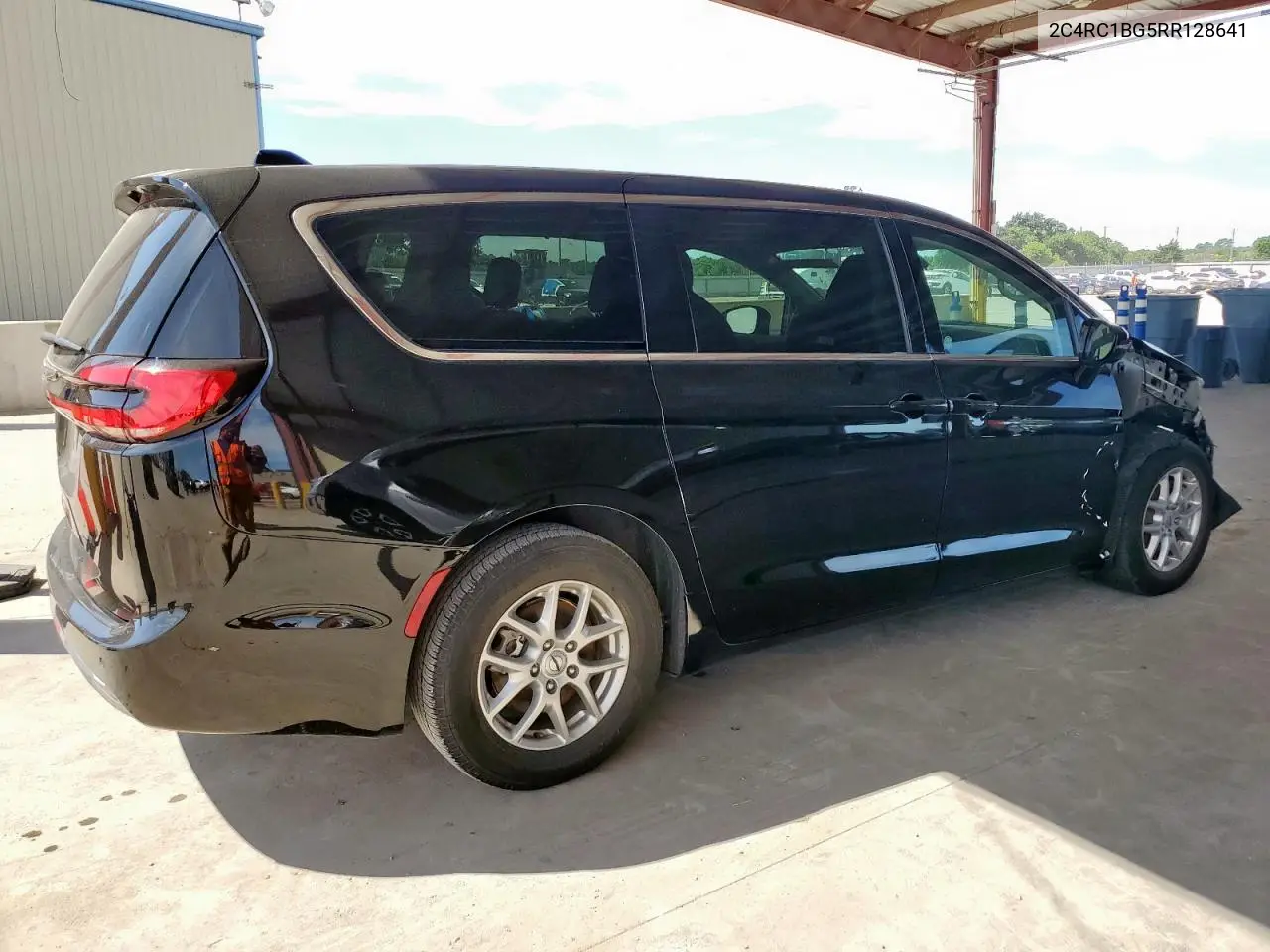 2024 Chrysler Pacifica Touring L VIN: 2C4RC1BG5RR128641 Lot: 57980565