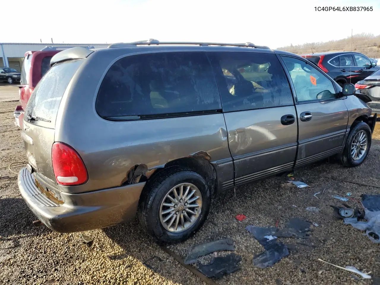 1999 Chrysler Town & Country Limited VIN: 1C4GP64L6XB837965 Lot: 44438385