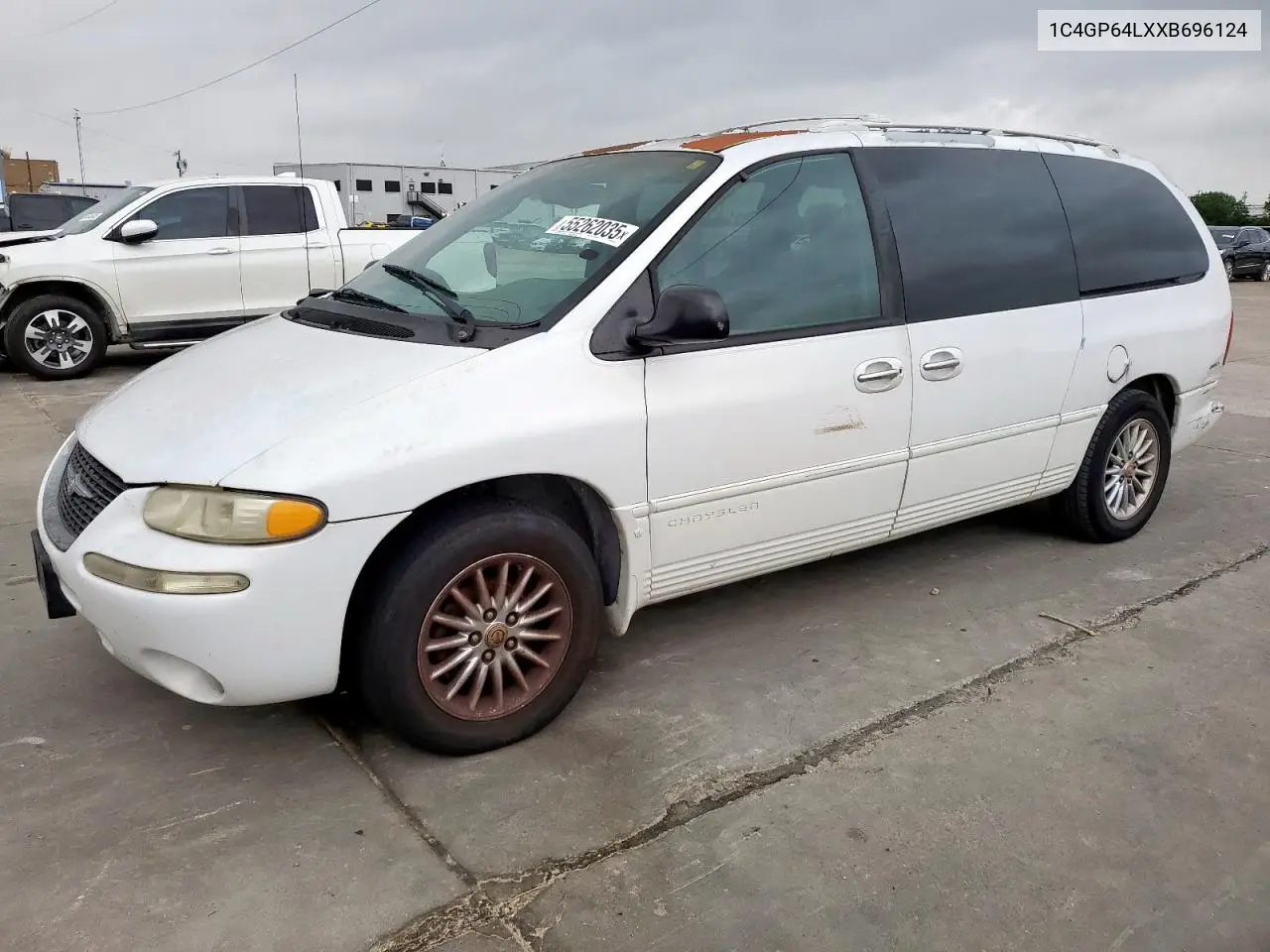 1999 Chrysler Town & Country Limited VIN: 1C4GP64LXXB696124 Lot: 55262035