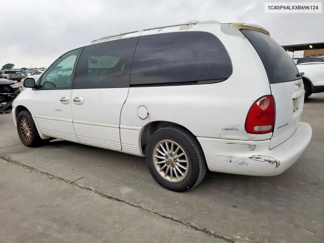 1999 Chrysler Town & Country Limited VIN: 1C4GP64LXXB696124 Lot: 55262035
