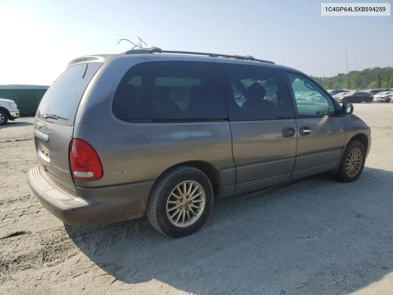 1999 Chrysler Town & Country Limited VIN: 1C4GP64L5XB594259 Lot: 61962315