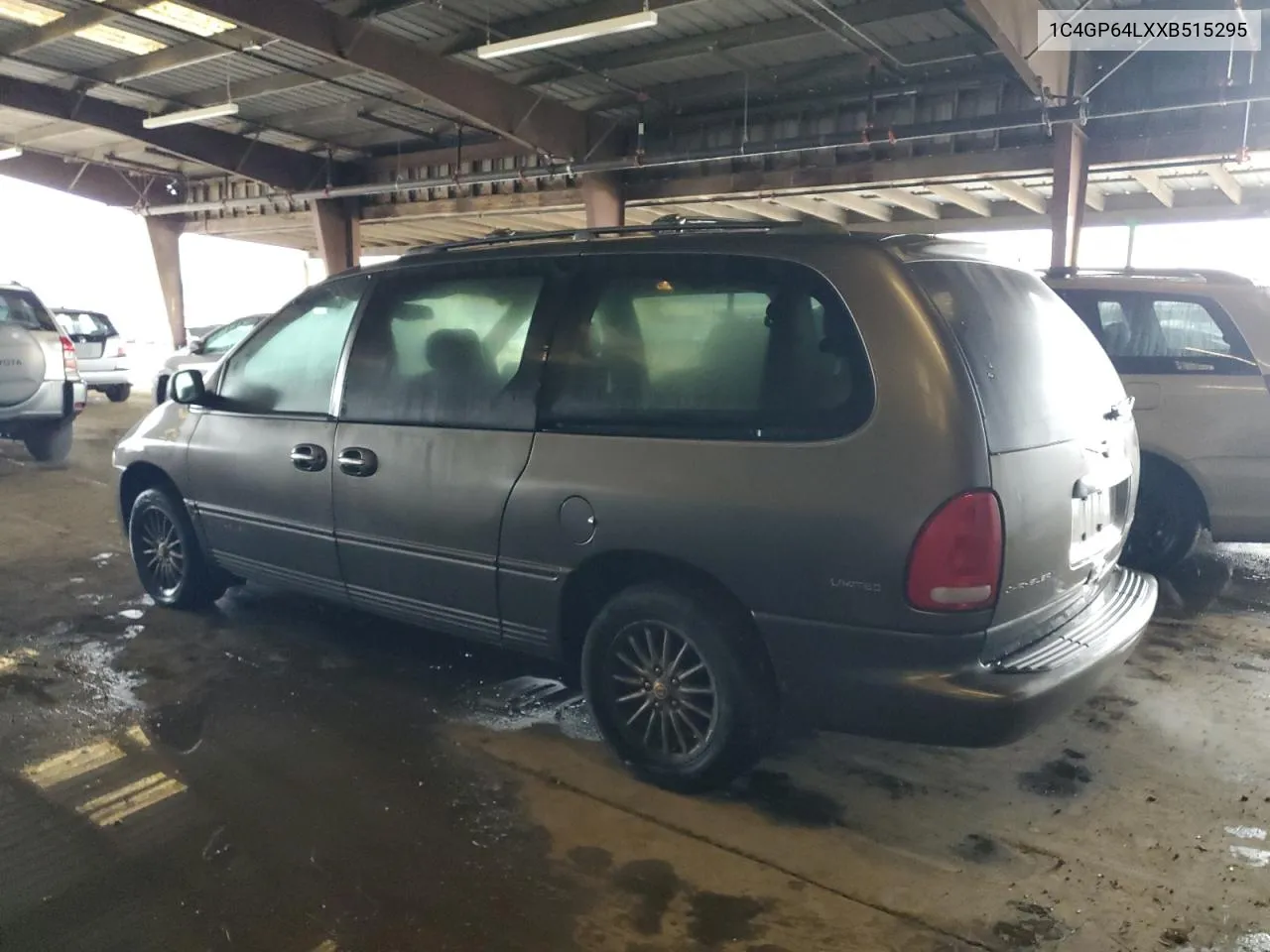 1999 Chrysler Town & Country Limited VIN: 1C4GP64LXXB515295 Lot: 85787844