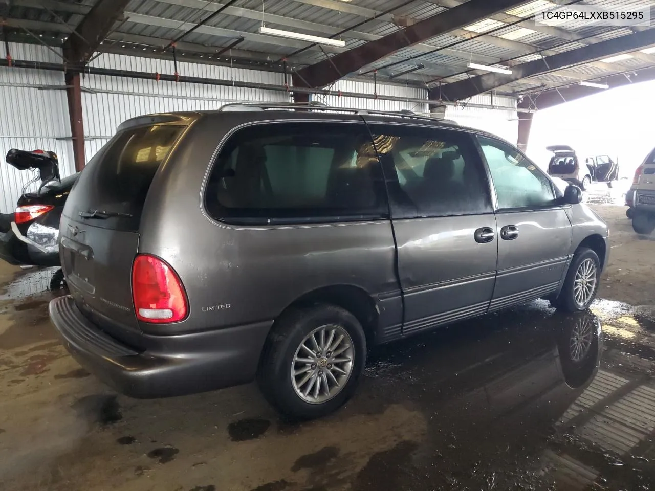 1999 Chrysler Town & Country Limited VIN: 1C4GP64LXXB515295 Lot: 85787844
