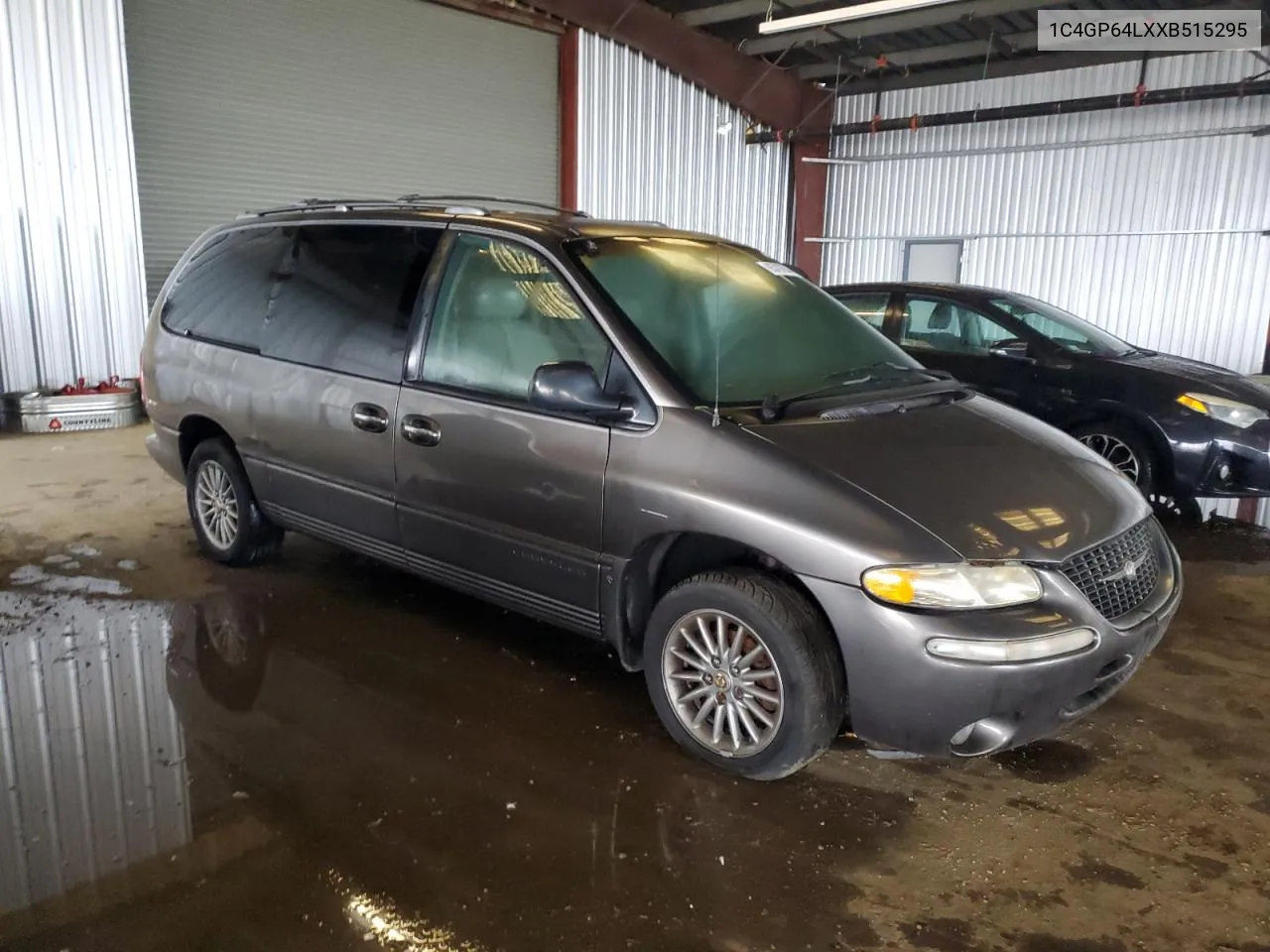 1999 Chrysler Town & Country Limited VIN: 1C4GP64LXXB515295 Lot: 85787844