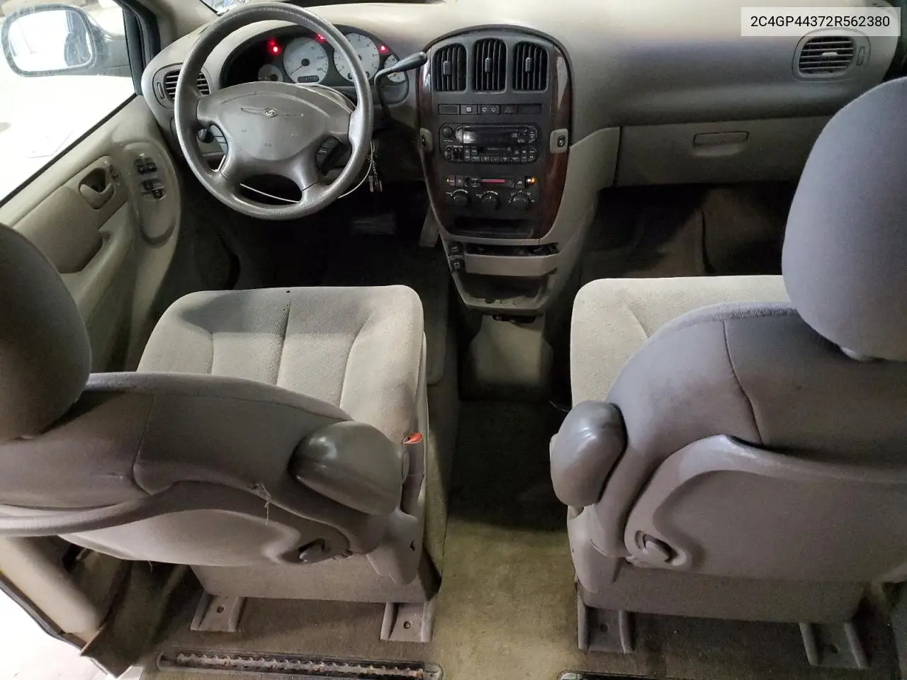 2002 Chrysler Town & Country Lx VIN: 2C4GP44372R562380 Lot: 56752925