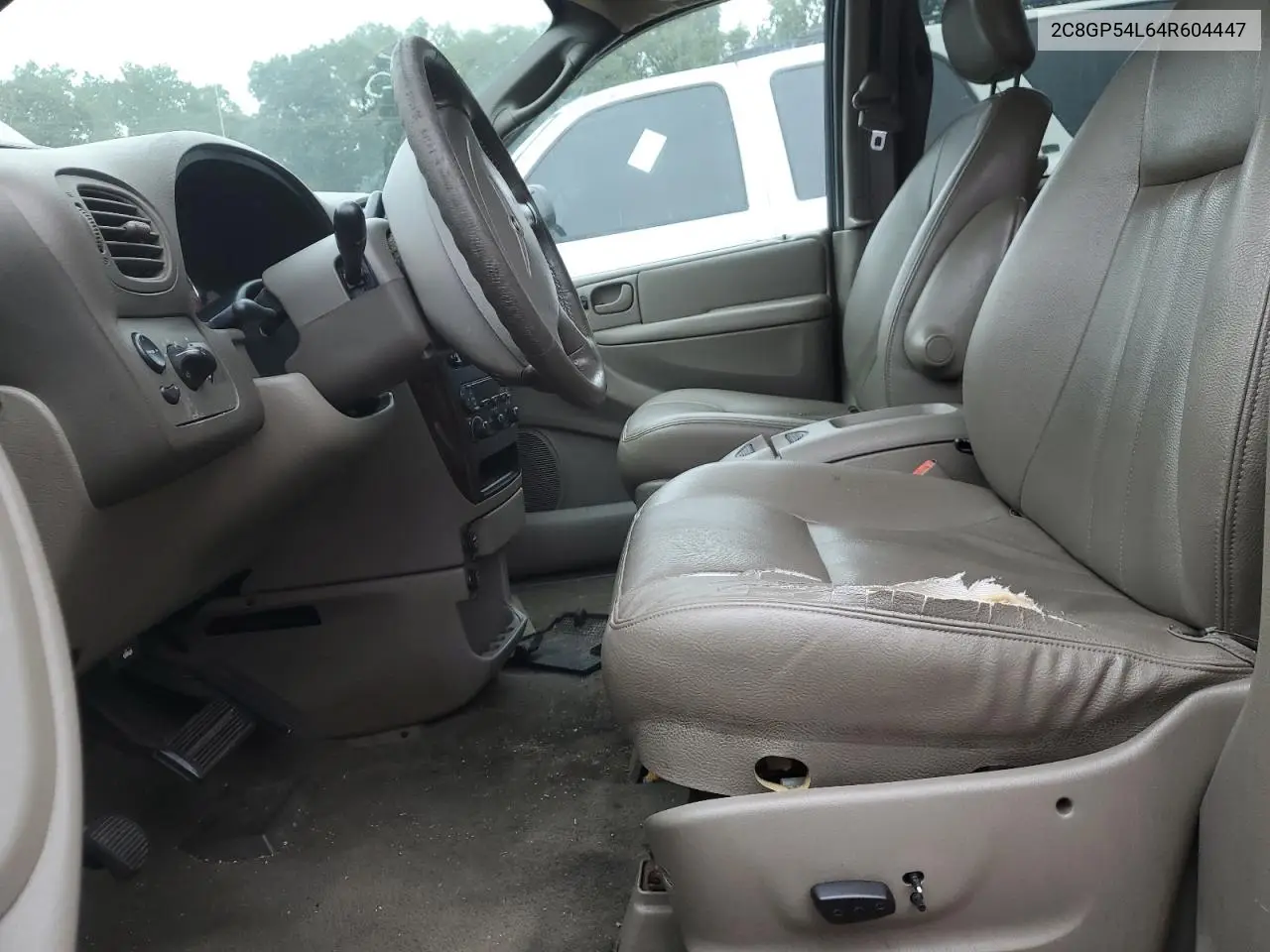 2004 Chrysler Town & Country Touring VIN: 2C8GP54L64R604447 Lot: 62685255