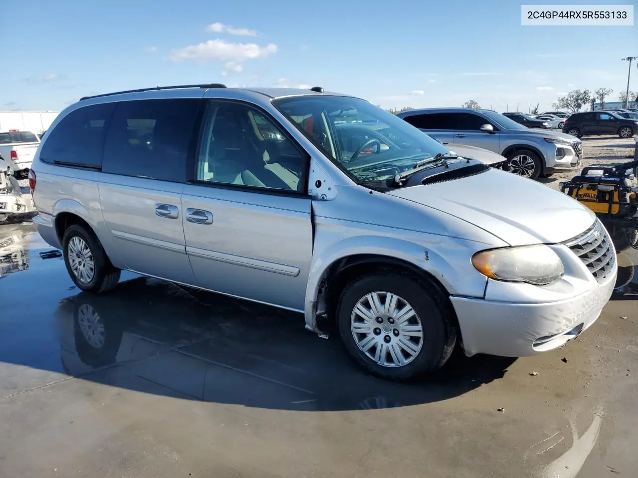 2005 Chrysler Town & Country Lx VIN: 2C4GP44RX5R553133 Lot: 46143045