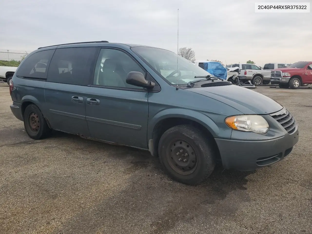 2005 Chrysler Town & Country Lx VIN: 2C4GP44RX5R375322 Lot: 56006685