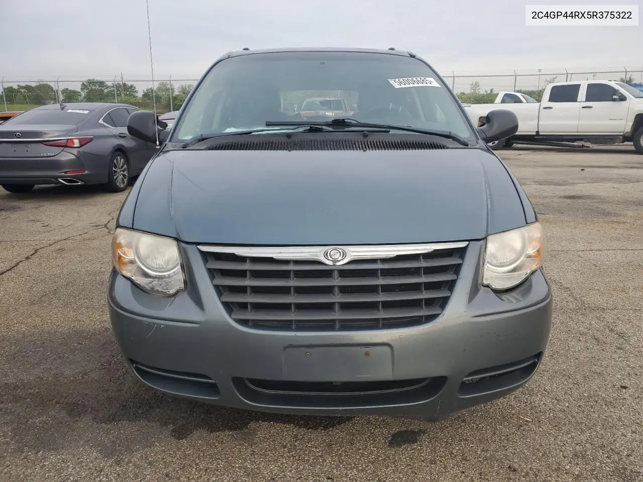 2005 Chrysler Town & Country Lx VIN: 2C4GP44RX5R375322 Lot: 56006685