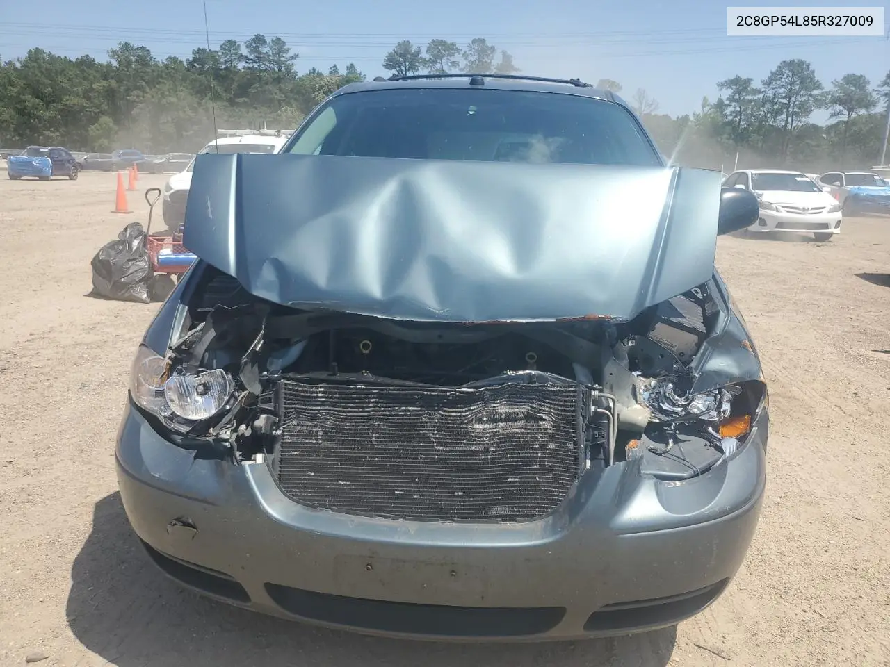 2005 Chrysler Town & Country Touring VIN: 2C8GP54L85R327009 Lot: 56355685