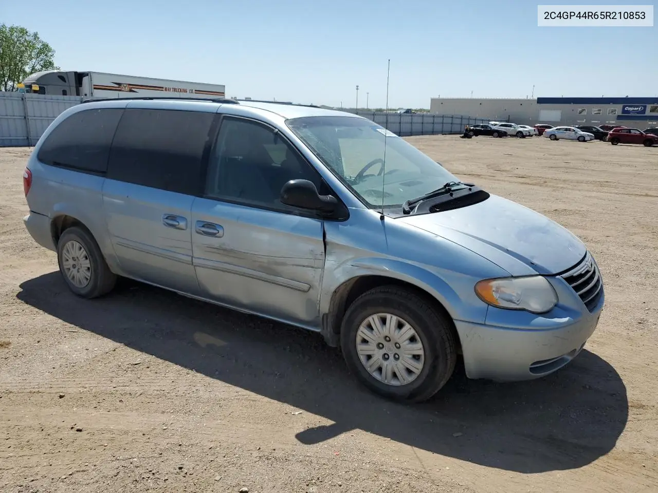 2005 Chrysler Town & Country Lx VIN: 2C4GP44R65R210853 Lot: 56538065