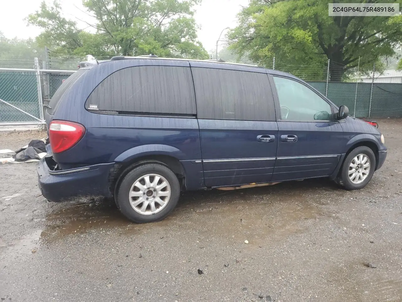 2005 Chrysler Town & Country Limited VIN: 2C4GP64L75R489186 Lot: 56739385