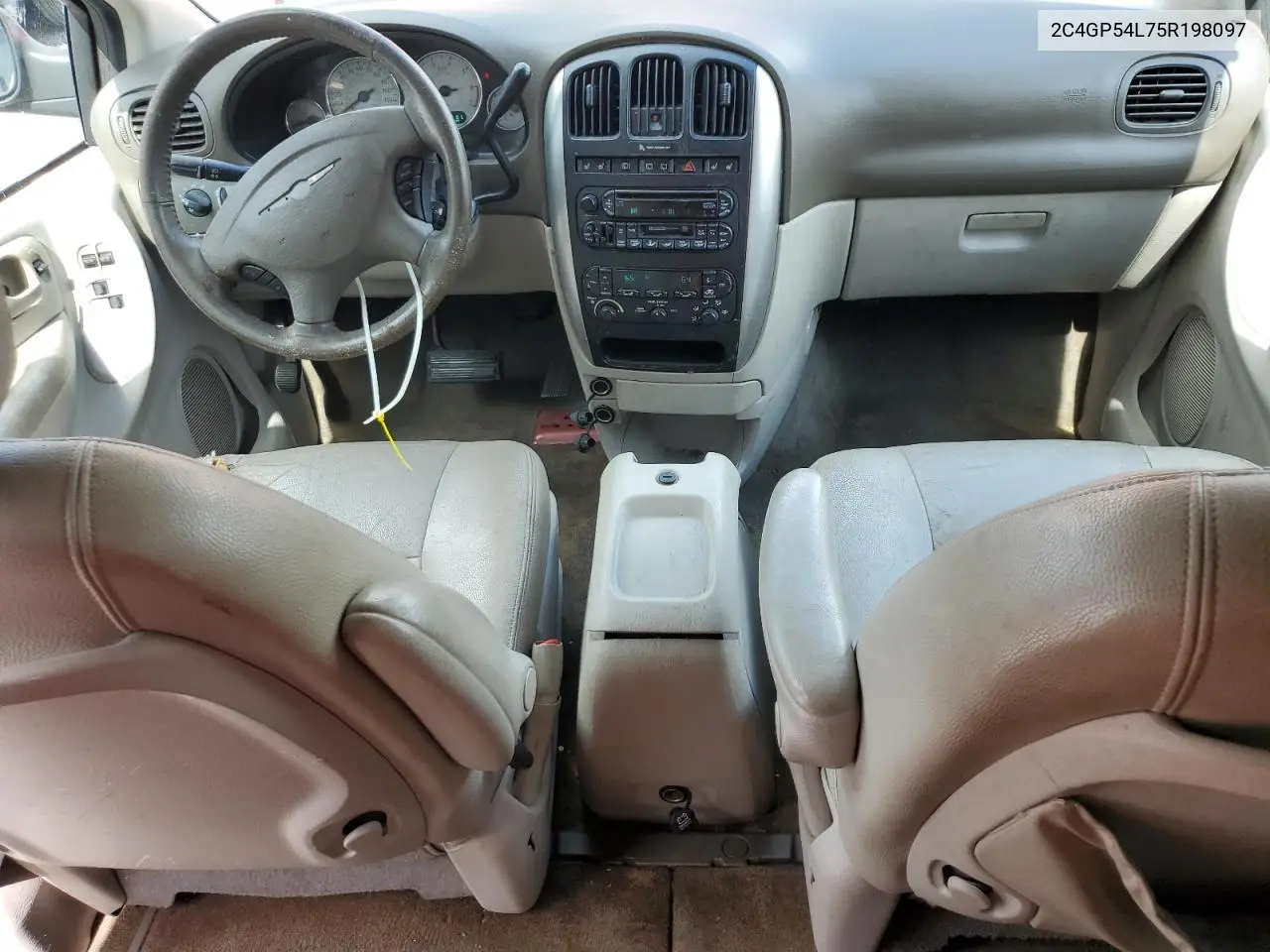 2005 Chrysler Town & Country Touring VIN: 2C4GP54L75R198097 Lot: 60700835