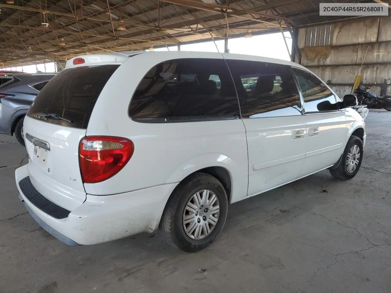 2005 Chrysler Town & Country Lx VIN: 2C4GP44R55R268081 Lot: 61159725