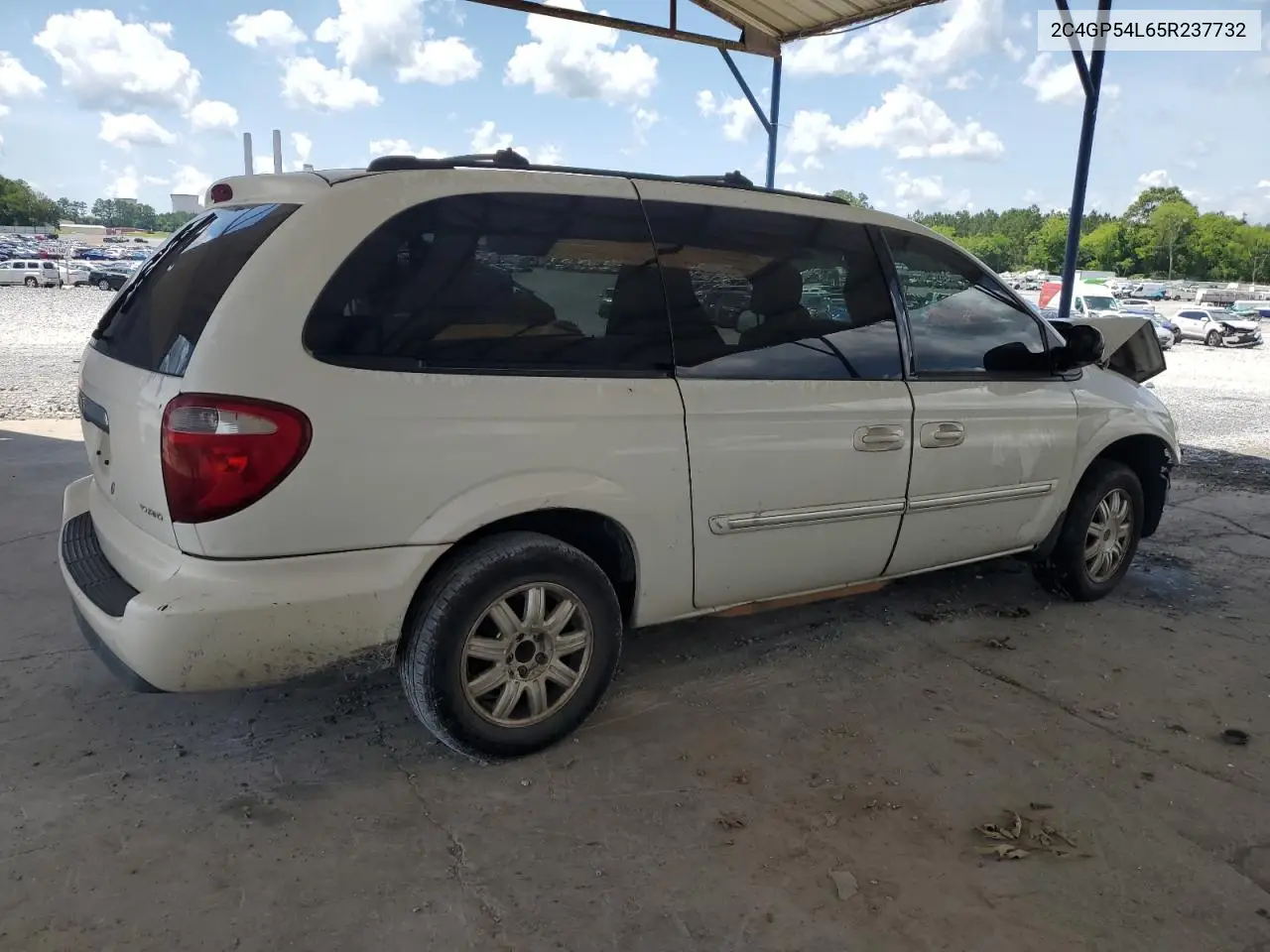 2005 Chrysler Town & Country Touring VIN: 2C4GP54L65R237732 Lot: 61711425