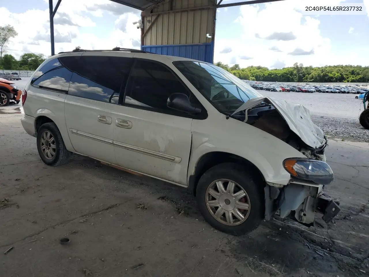 2005 Chrysler Town & Country Touring VIN: 2C4GP54L65R237732 Lot: 61711425