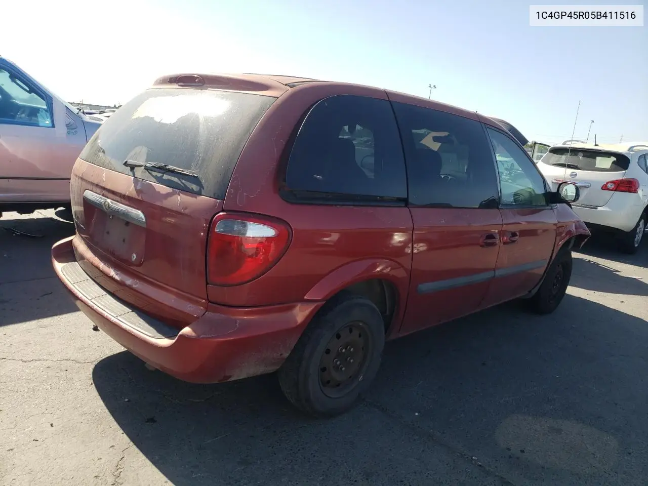 2005 Chrysler Town & Country VIN: 1C4GP45R05B411516 Lot: 62011015