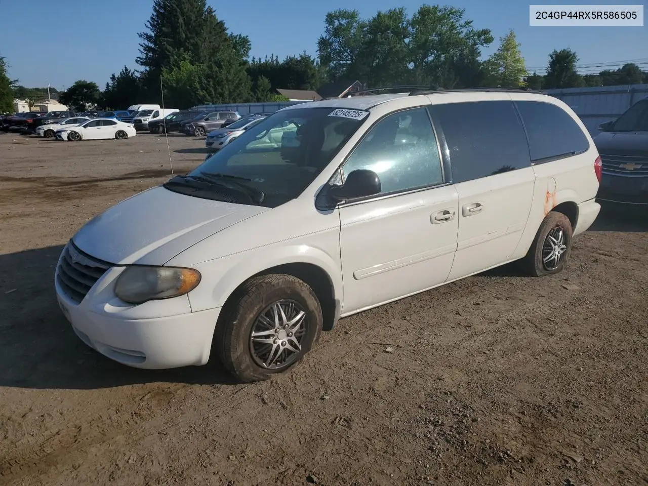 2005 Chrysler Town & Country Lx VIN: 2C4GP44RX5R586505 Lot: 62145725