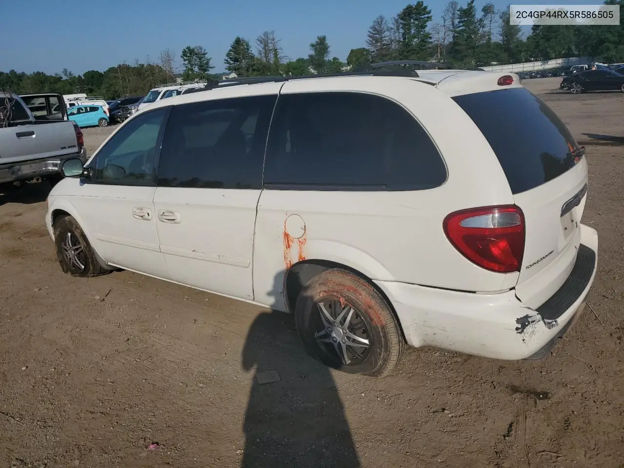 2005 Chrysler Town & Country Lx VIN: 2C4GP44RX5R586505 Lot: 62145725