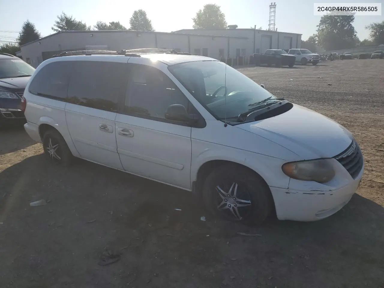 2005 Chrysler Town & Country Lx VIN: 2C4GP44RX5R586505 Lot: 62145725