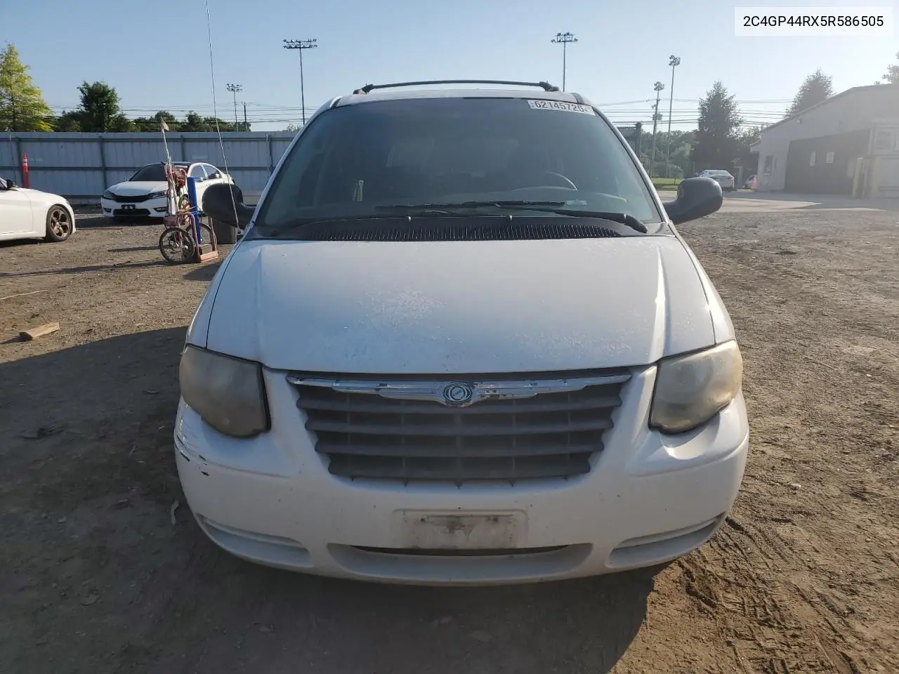 2005 Chrysler Town & Country Lx VIN: 2C4GP44RX5R586505 Lot: 62145725