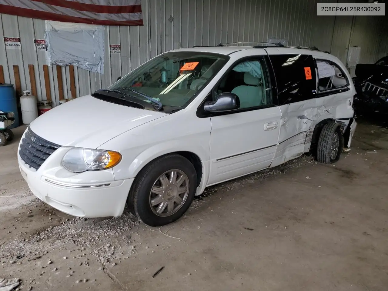 2005 Chrysler Town & Country Limited VIN: 2C8GP64L25R430092 Lot: 62704545
