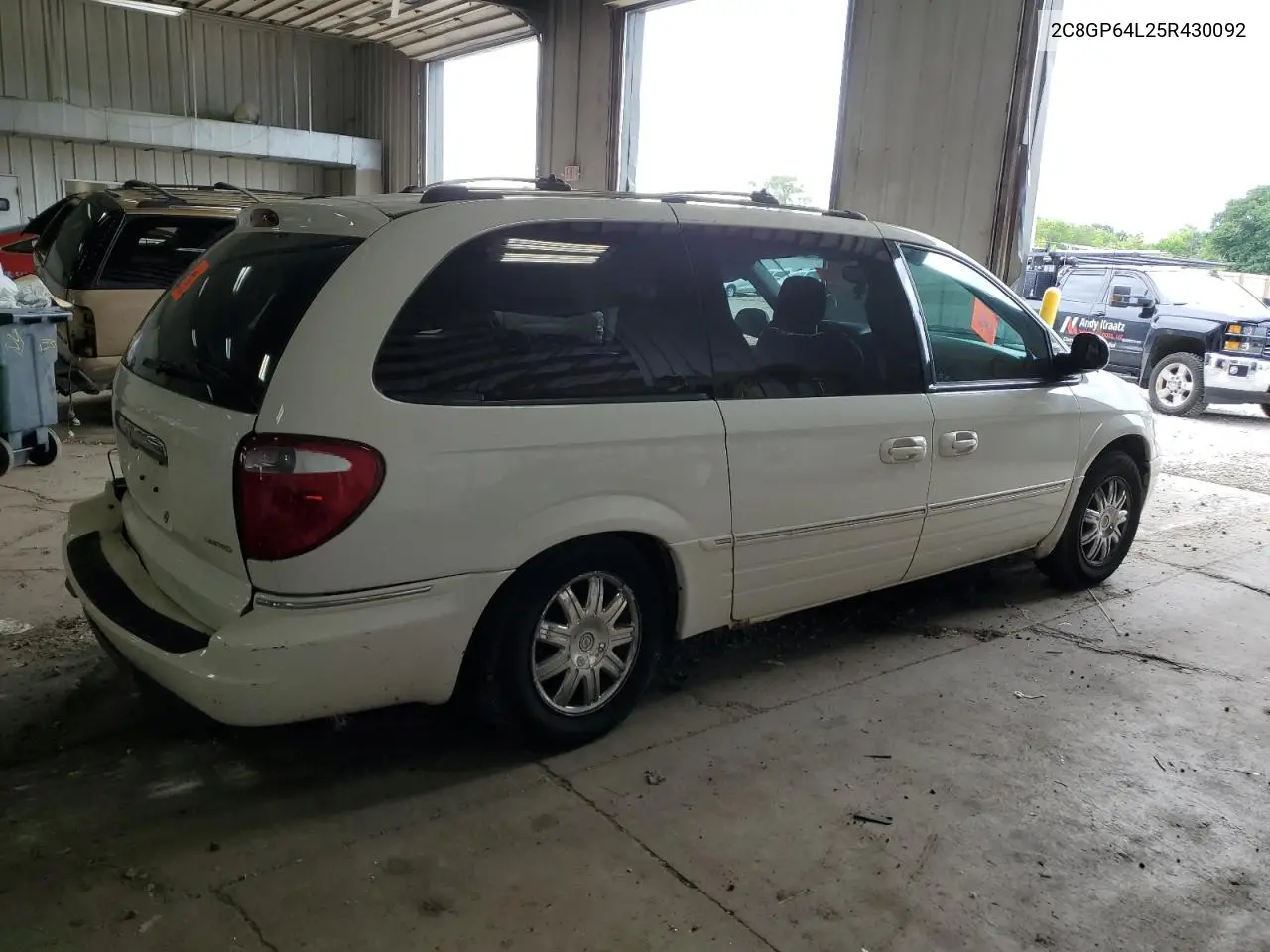 2005 Chrysler Town & Country Limited VIN: 2C8GP64L25R430092 Lot: 62704545