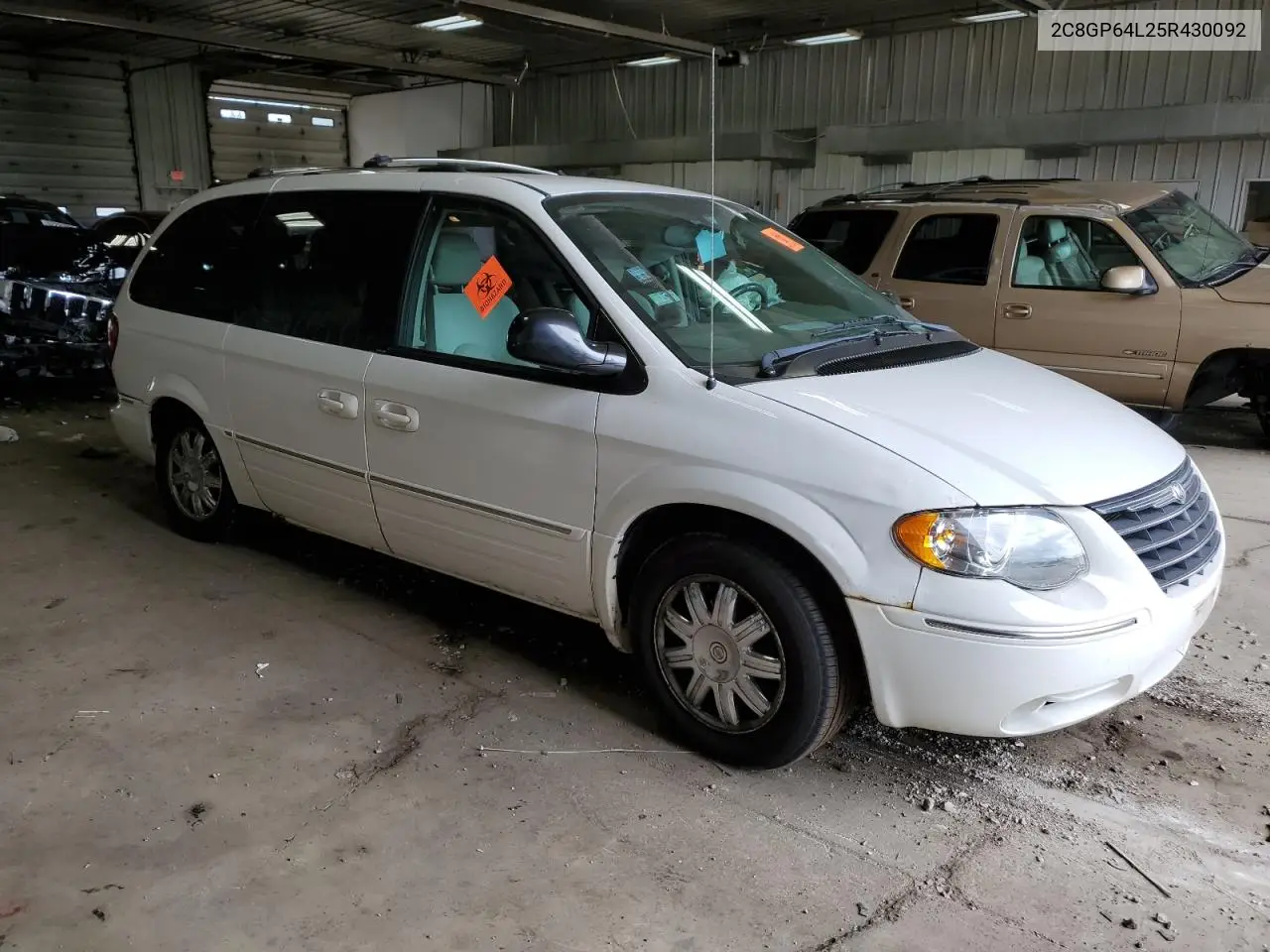 2005 Chrysler Town & Country Limited VIN: 2C8GP64L25R430092 Lot: 62704545