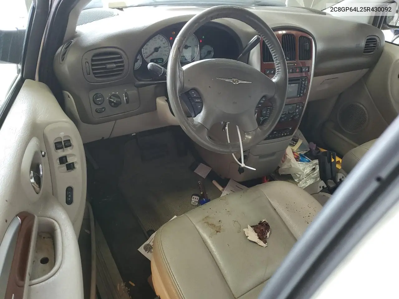 2005 Chrysler Town & Country Limited VIN: 2C8GP64L25R430092 Lot: 62704545
