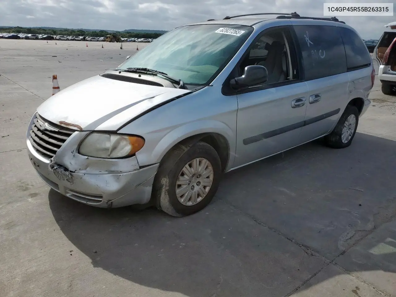 2005 Chrysler Town & Country VIN: 1C4GP45R55B263315 Lot: 62827265