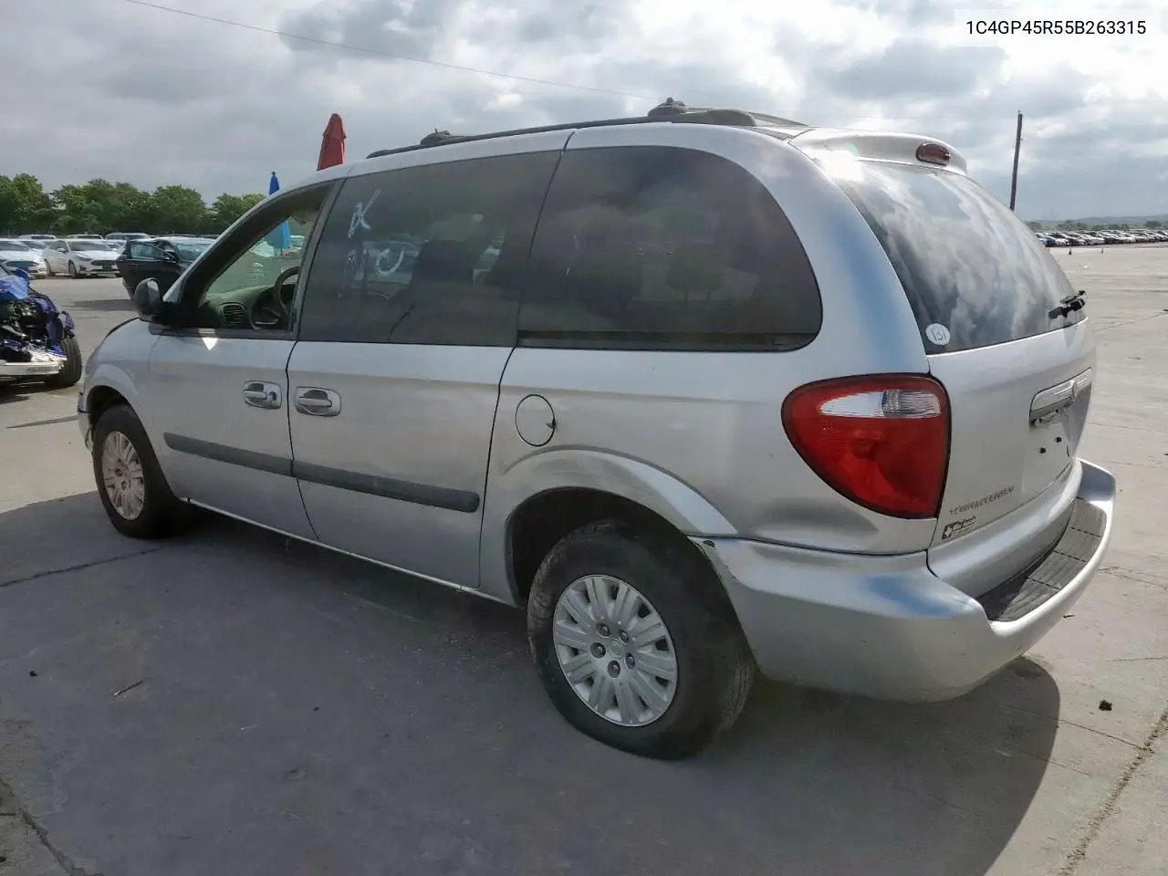 2005 Chrysler Town & Country VIN: 1C4GP45R55B263315 Lot: 62827265