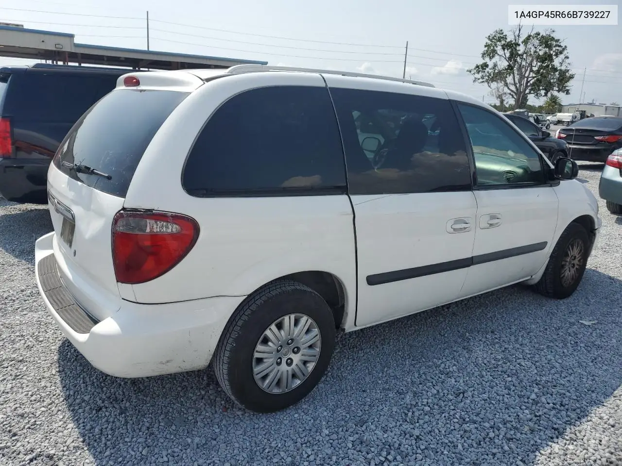 2006 Chrysler Town & Country VIN: 1A4GP45R66B739227 Lot: 56636065