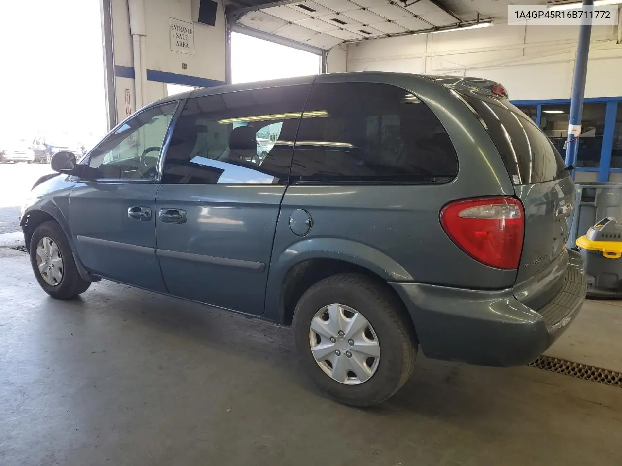 2006 Chrysler Town & Country VIN: 1A4GP45R16B711772 Lot: 62130575
