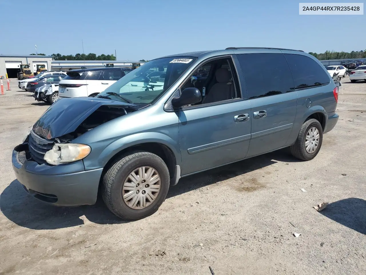 2007 Chrysler Town & Country Lx VIN: 2A4GP44RX7R235428 Lot: 62664055
