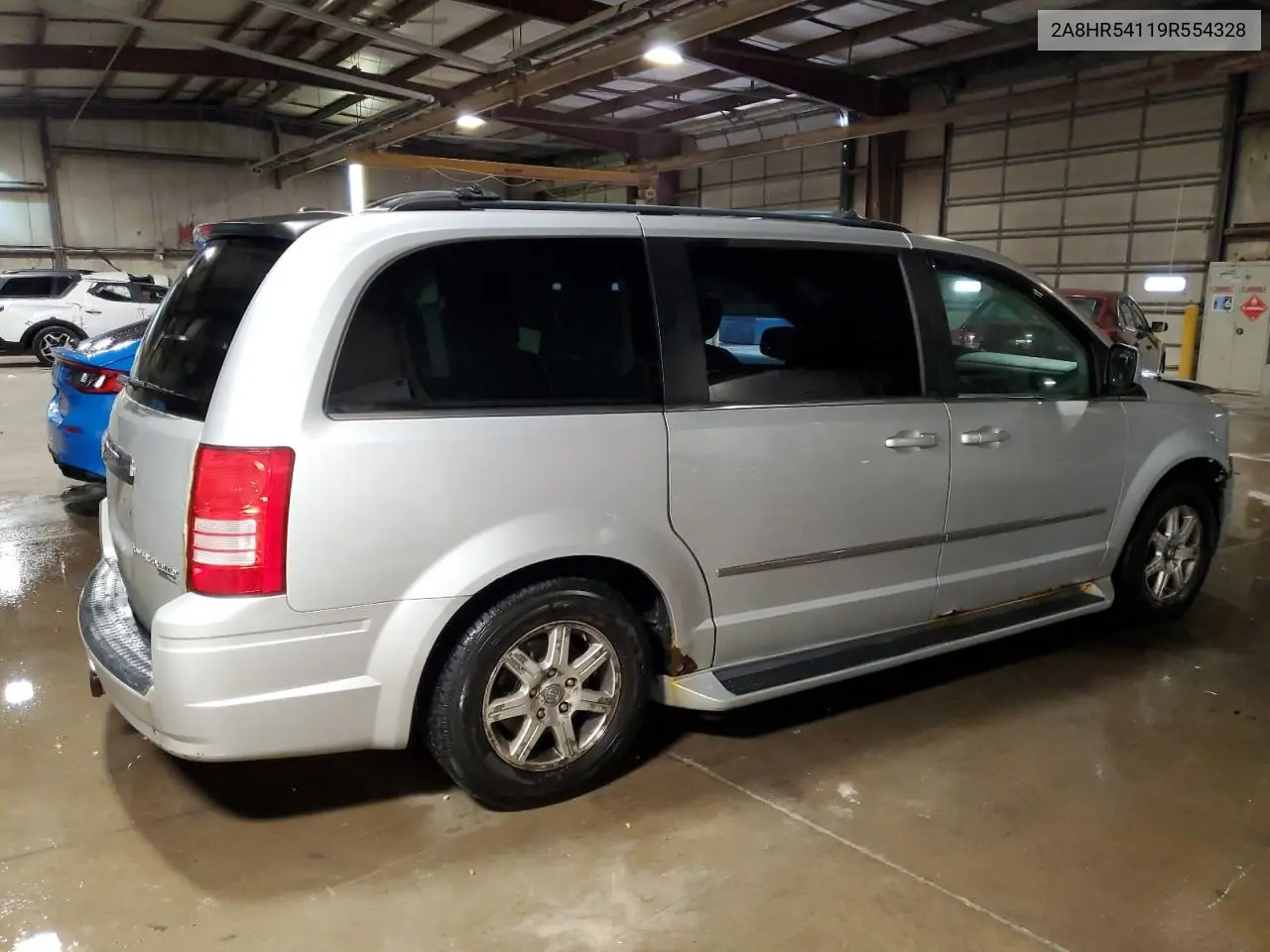 2009 Chrysler Town & Country Touring VIN: 2A8HR54119R554328 Lot: 61281885