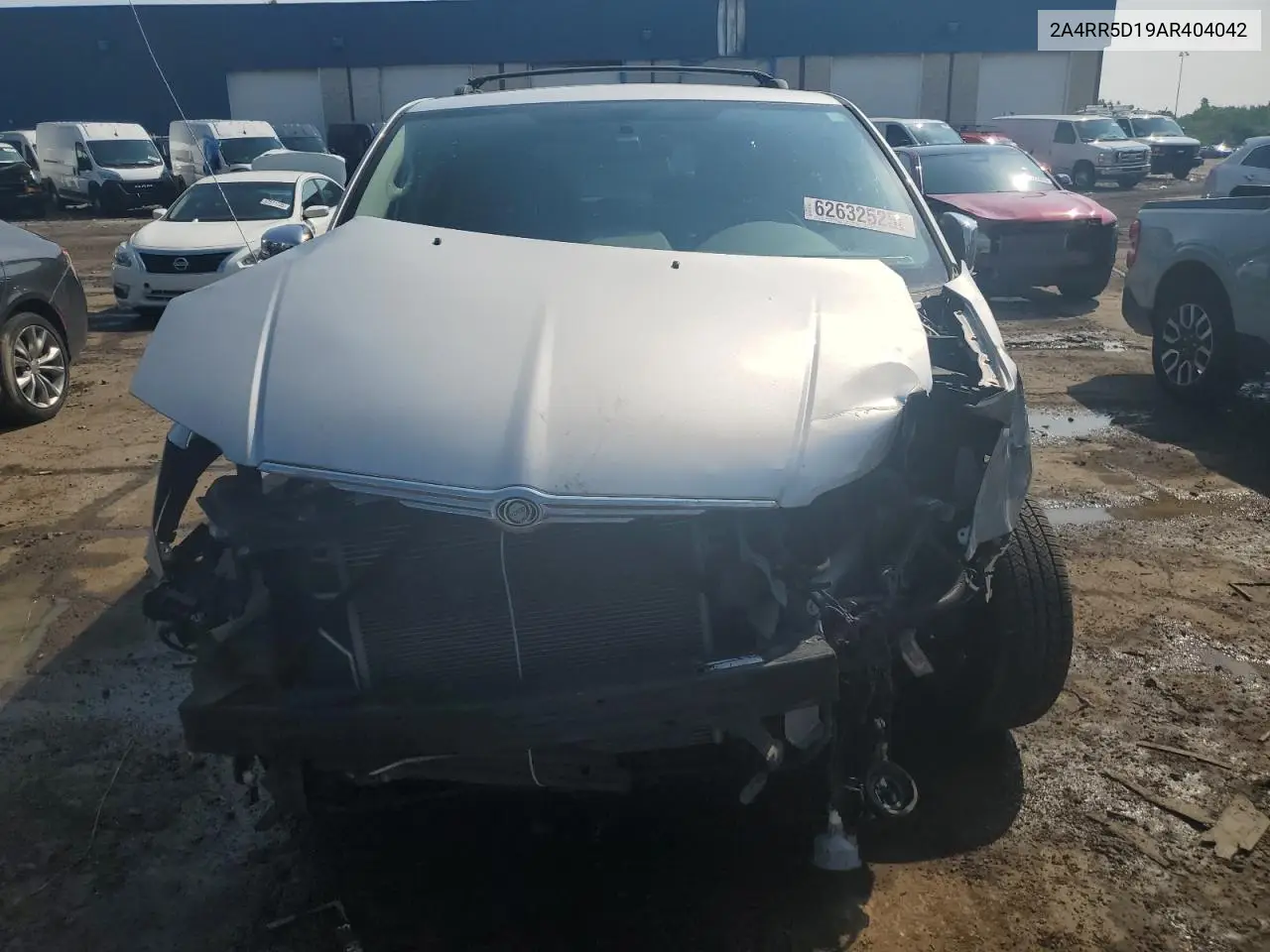 2010 Chrysler Town & Country Touring VIN: 2A4RR5D19AR404042 Lot: 62632525