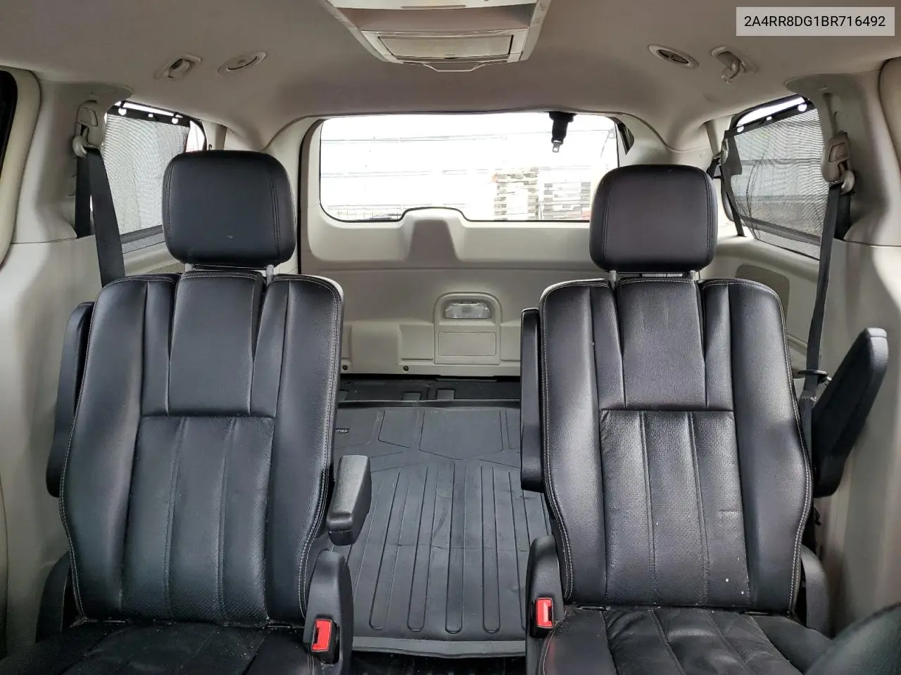 2011 Chrysler Town & Country Touring L VIN: 2A4RR8DG1BR716492 Lot: 56987445