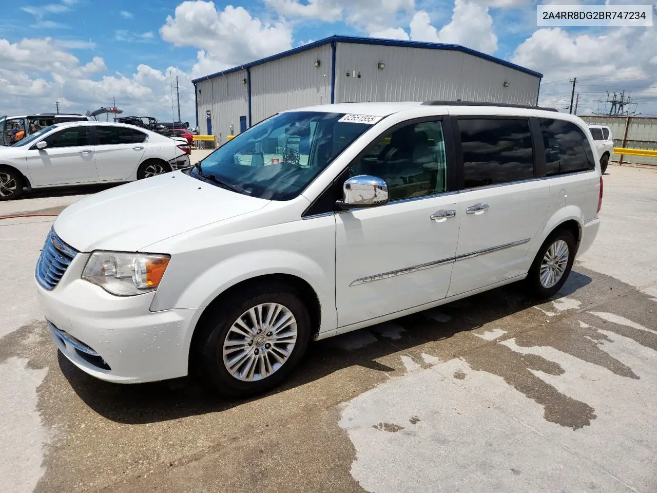 2011 Chrysler Town & Country Touring L VIN: 2A4RR8DG2BR747234 Lot: 62651555