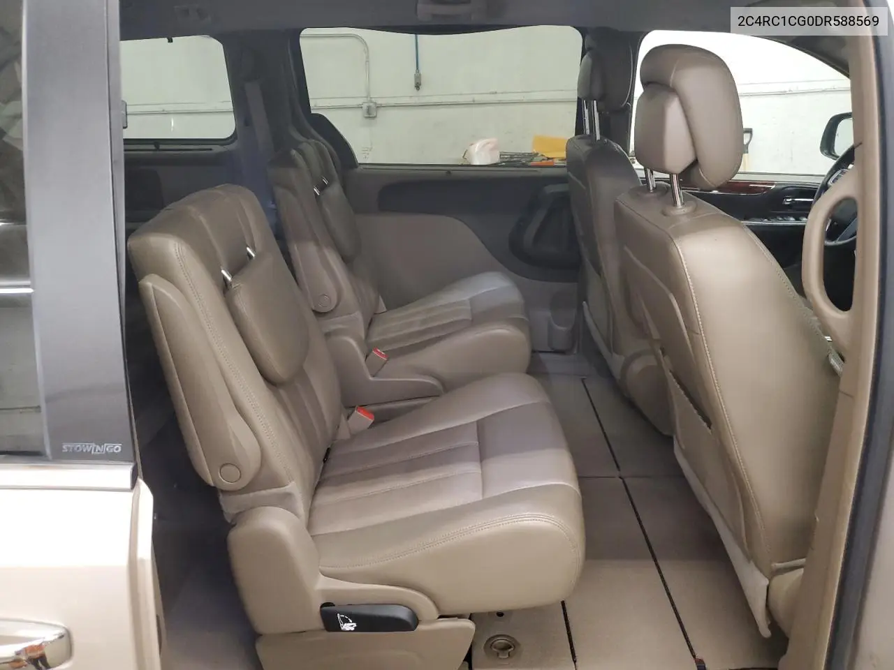 2013 Chrysler Town & Country Touring L VIN: 2C4RC1CG0DR588569 Lot: 56395275