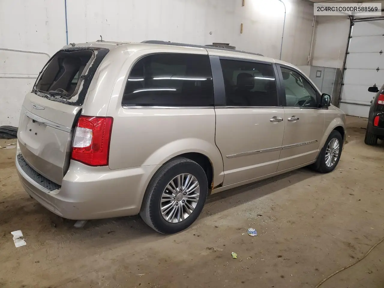 2013 Chrysler Town & Country Touring L VIN: 2C4RC1CG0DR588569 Lot: 56395275