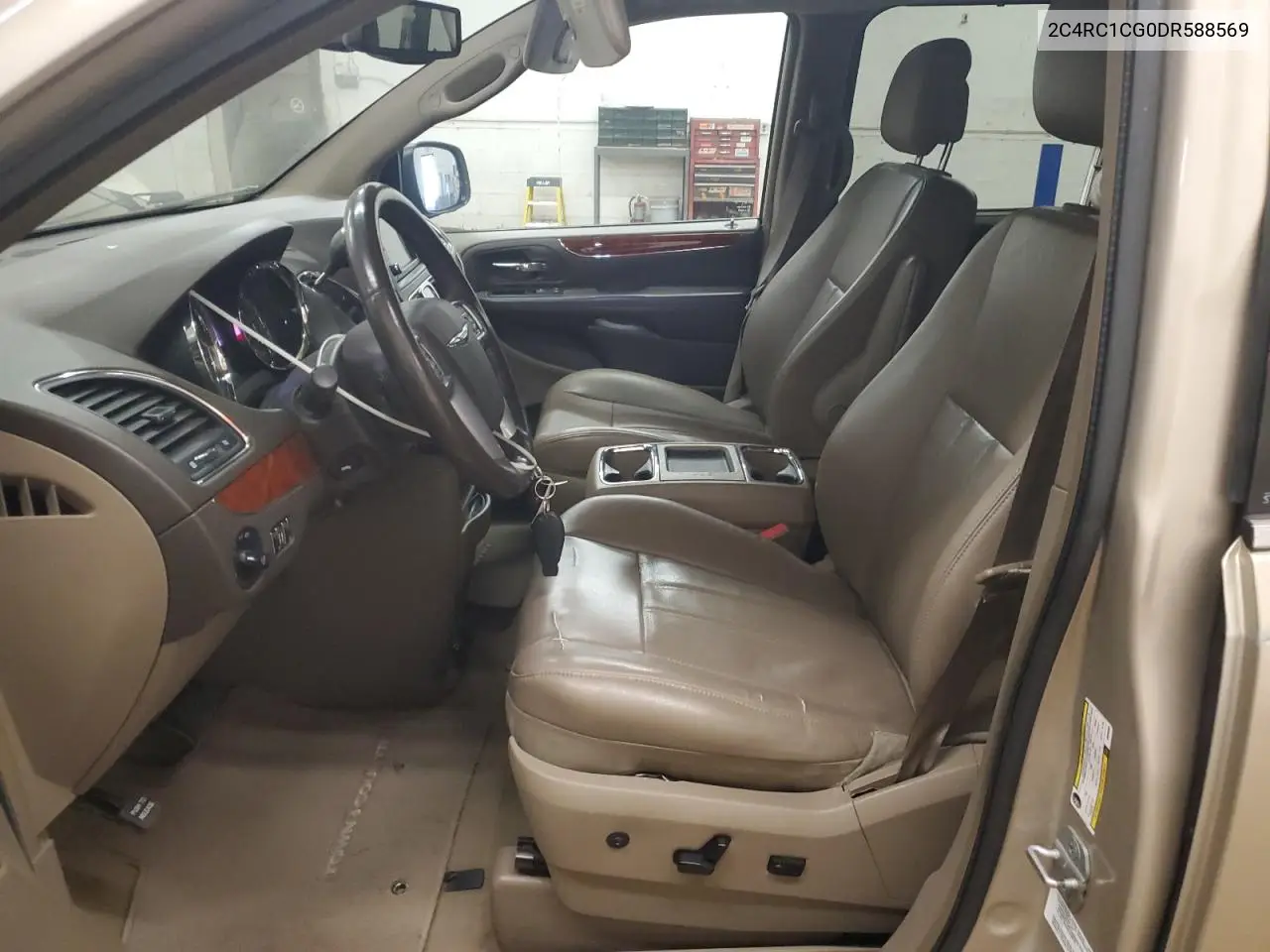2013 Chrysler Town & Country Touring L VIN: 2C4RC1CG0DR588569 Lot: 56395275