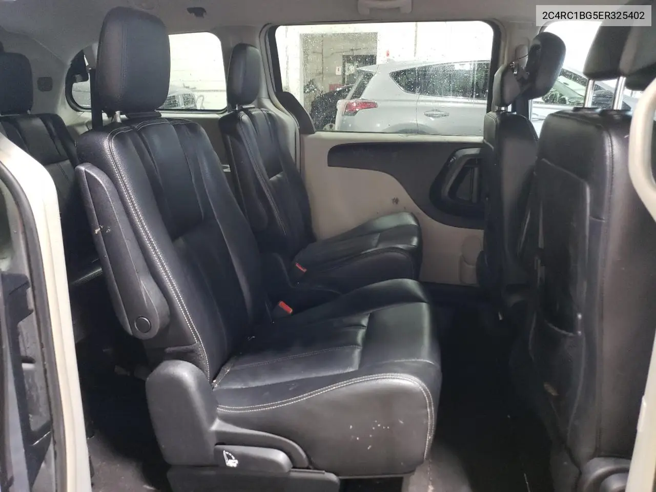 2014 Chrysler Town & Country Touring VIN: 2C4RC1BG5ER325402 Lot: 56480485