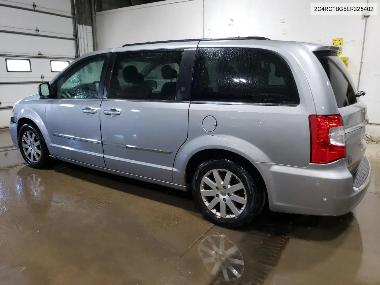 2014 Chrysler Town & Country Touring VIN: 2C4RC1BG5ER325402 Lot: 56480485