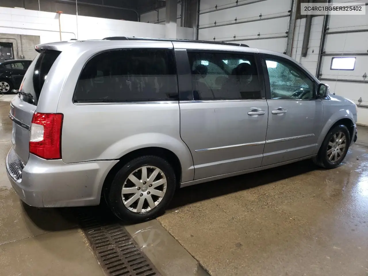 2014 Chrysler Town & Country Touring VIN: 2C4RC1BG5ER325402 Lot: 56480485