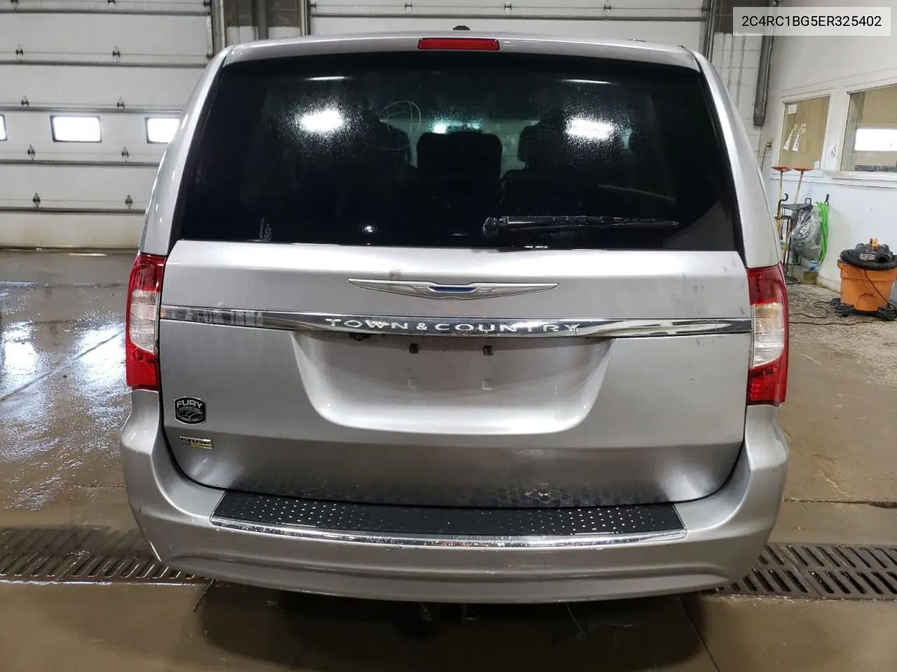 2014 Chrysler Town & Country Touring VIN: 2C4RC1BG5ER325402 Lot: 56480485